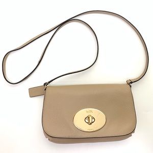 Coach Liv Pouch Crossbody Bag Small Purse Tan Beige Pebble Leather Gold logo